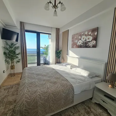 Charme De La Saturn Aparthotel